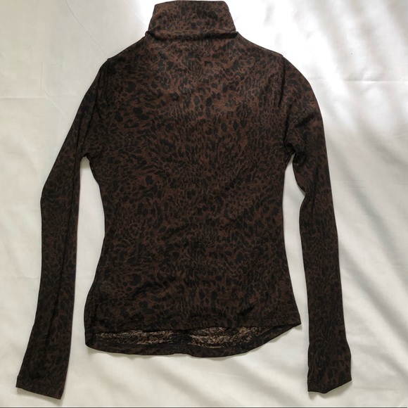 Dynamite woman’s rouched sheer leopard top size medium - Picture 14 of 14